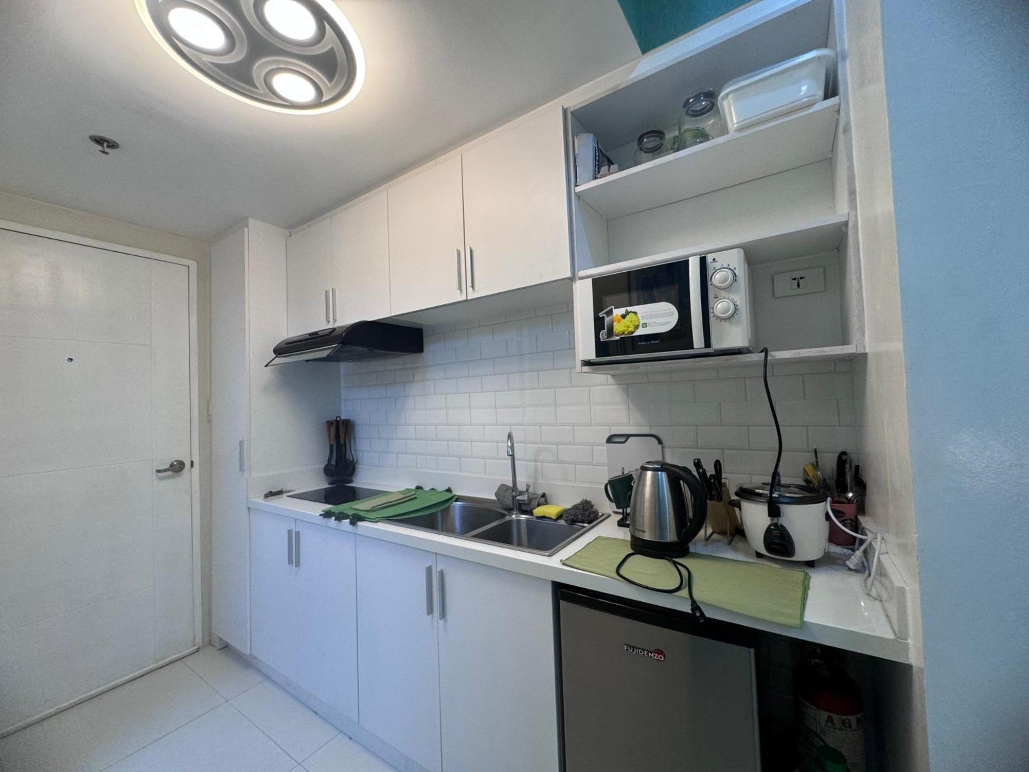 Luxanos Condo Place- Sunvida Tower Себу Экстерьер фото