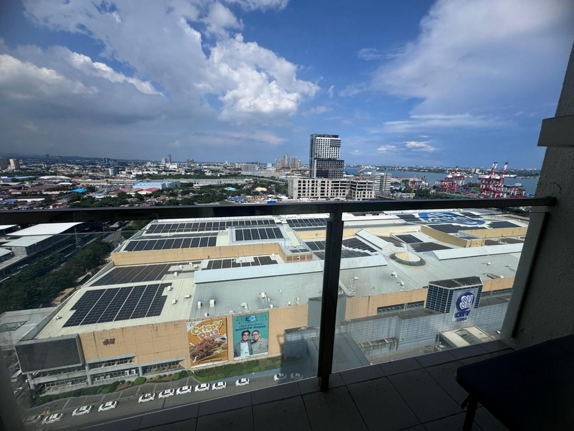 Luxanos Condo Place- Sunvida Tower Себу Экстерьер фото
